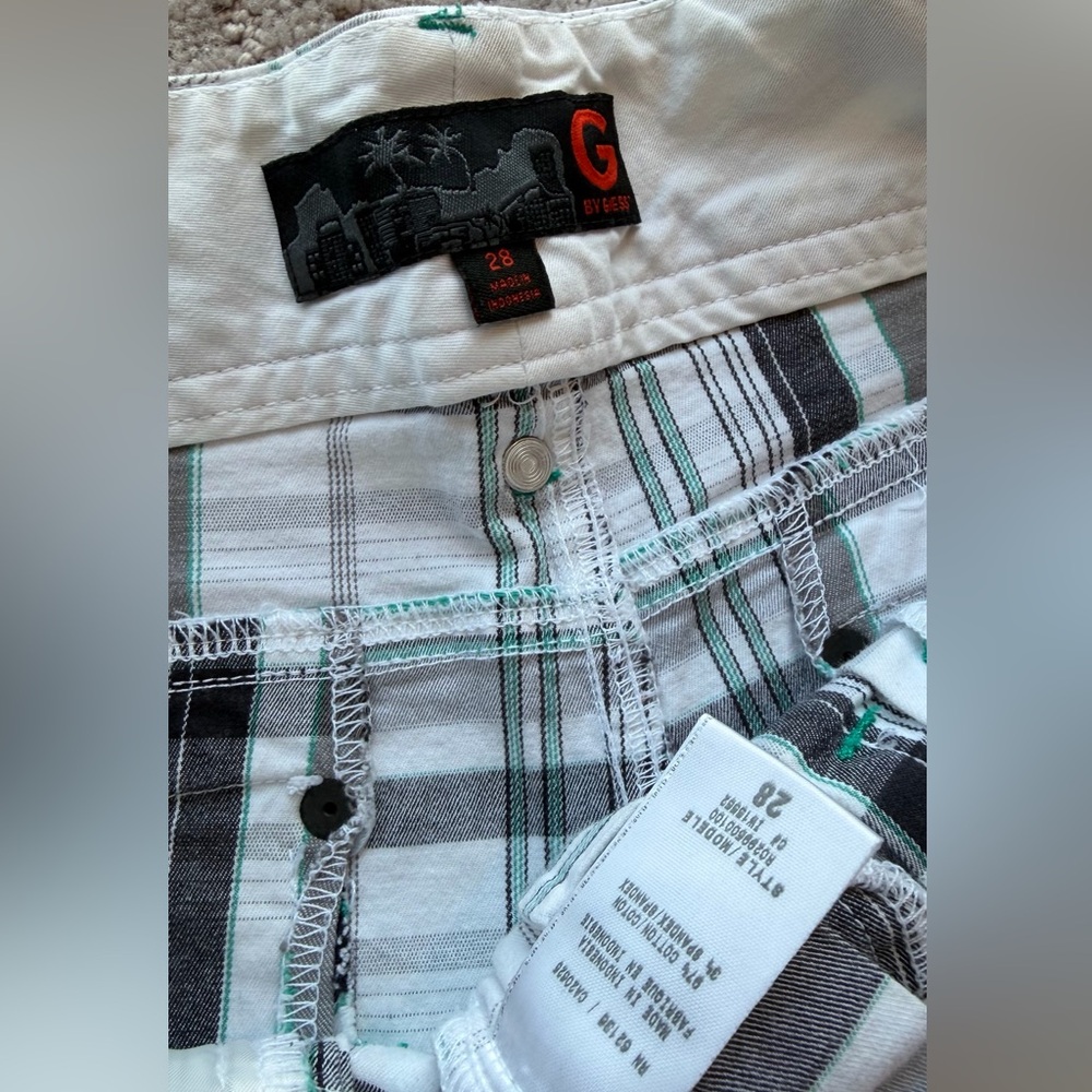 G by Guess Plaid Cotton Shorts in White, Gray & Teal size 28 (more like size 4) - Picture 4 of 5